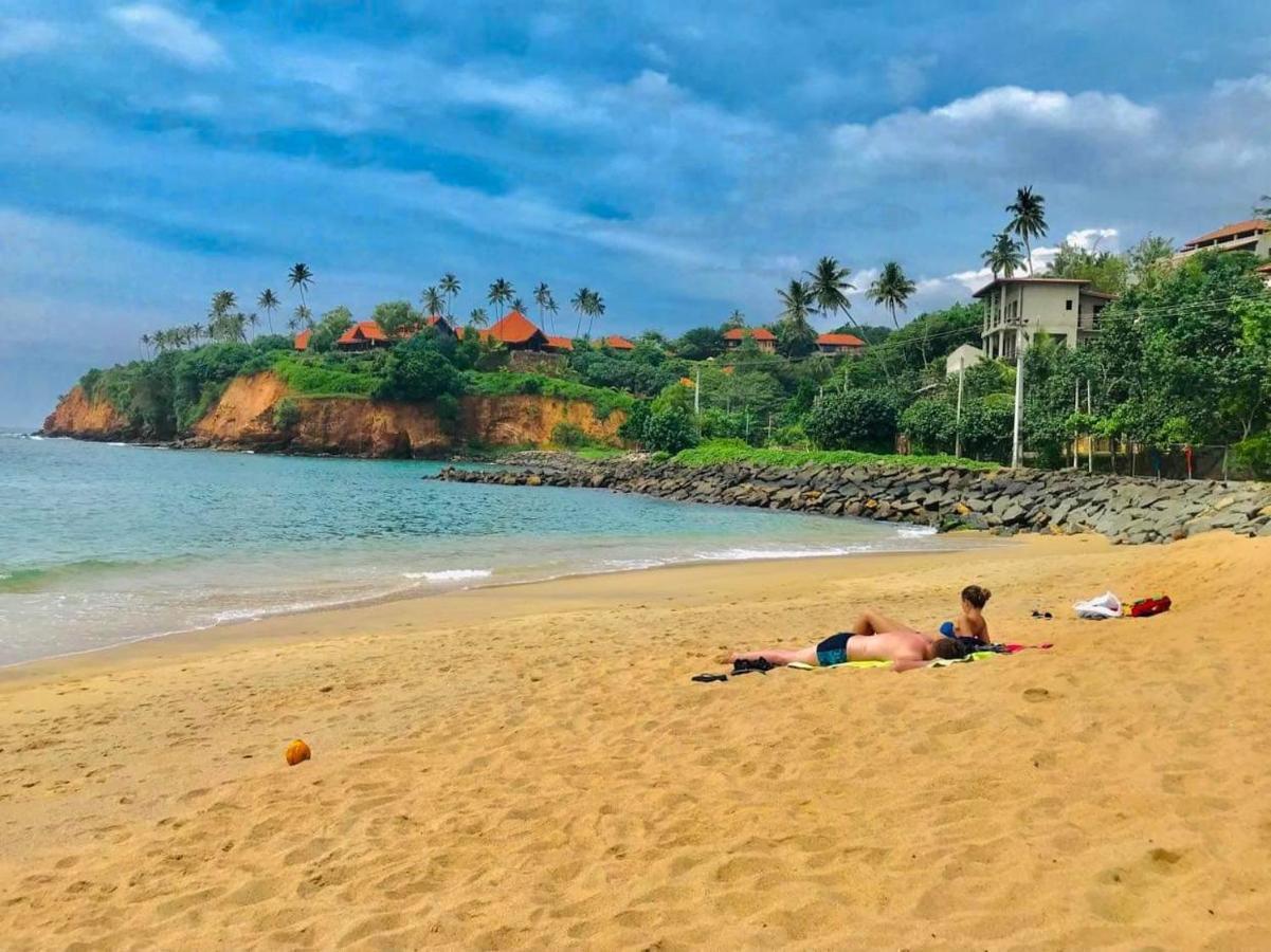 Freedom192 Hotel Weligama Bagian luar foto