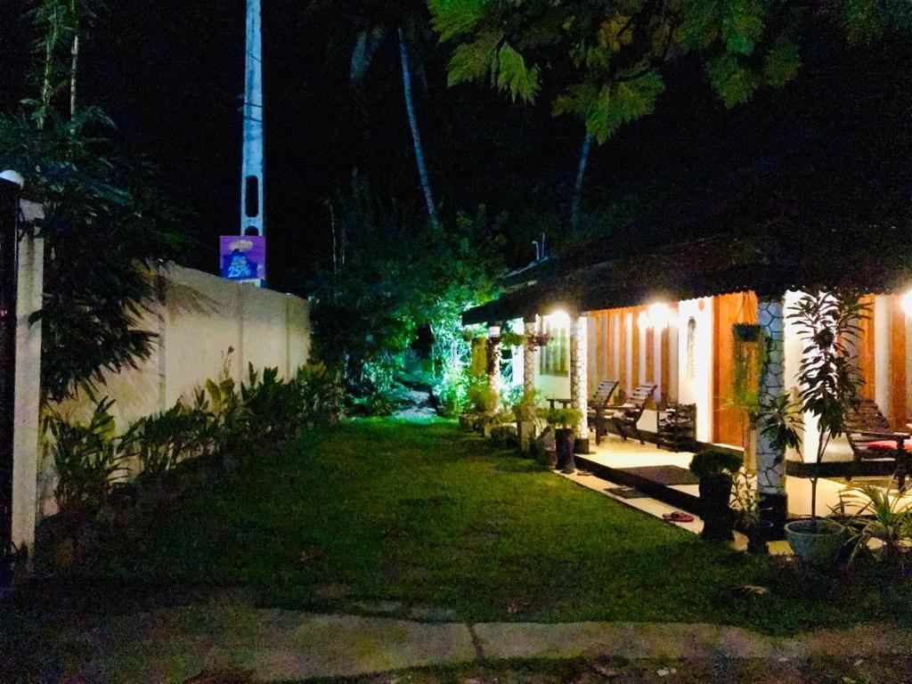 Freedom192 Hotel Weligama Bagian luar foto