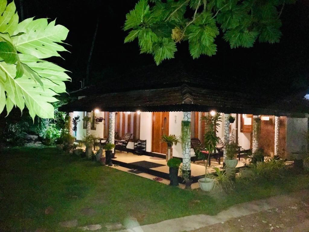 Freedom192 Hotel Weligama Bagian luar foto