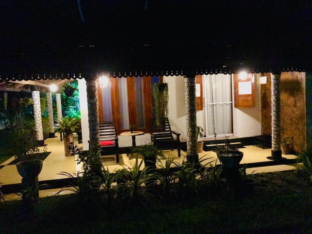 Freedom192 Hotel Weligama Bagian luar foto