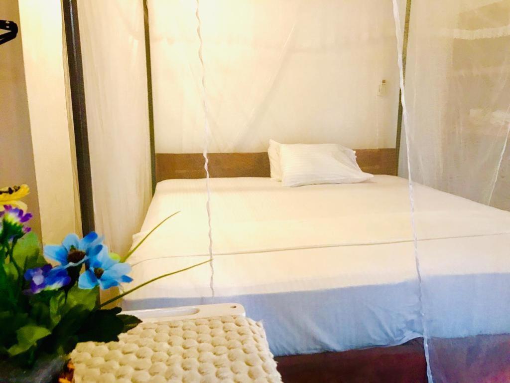 Freedom192 Hotel Weligama Bagian luar foto
