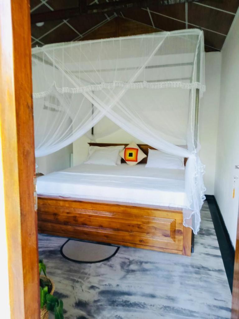 Freedom192 Hotel Weligama Bagian luar foto