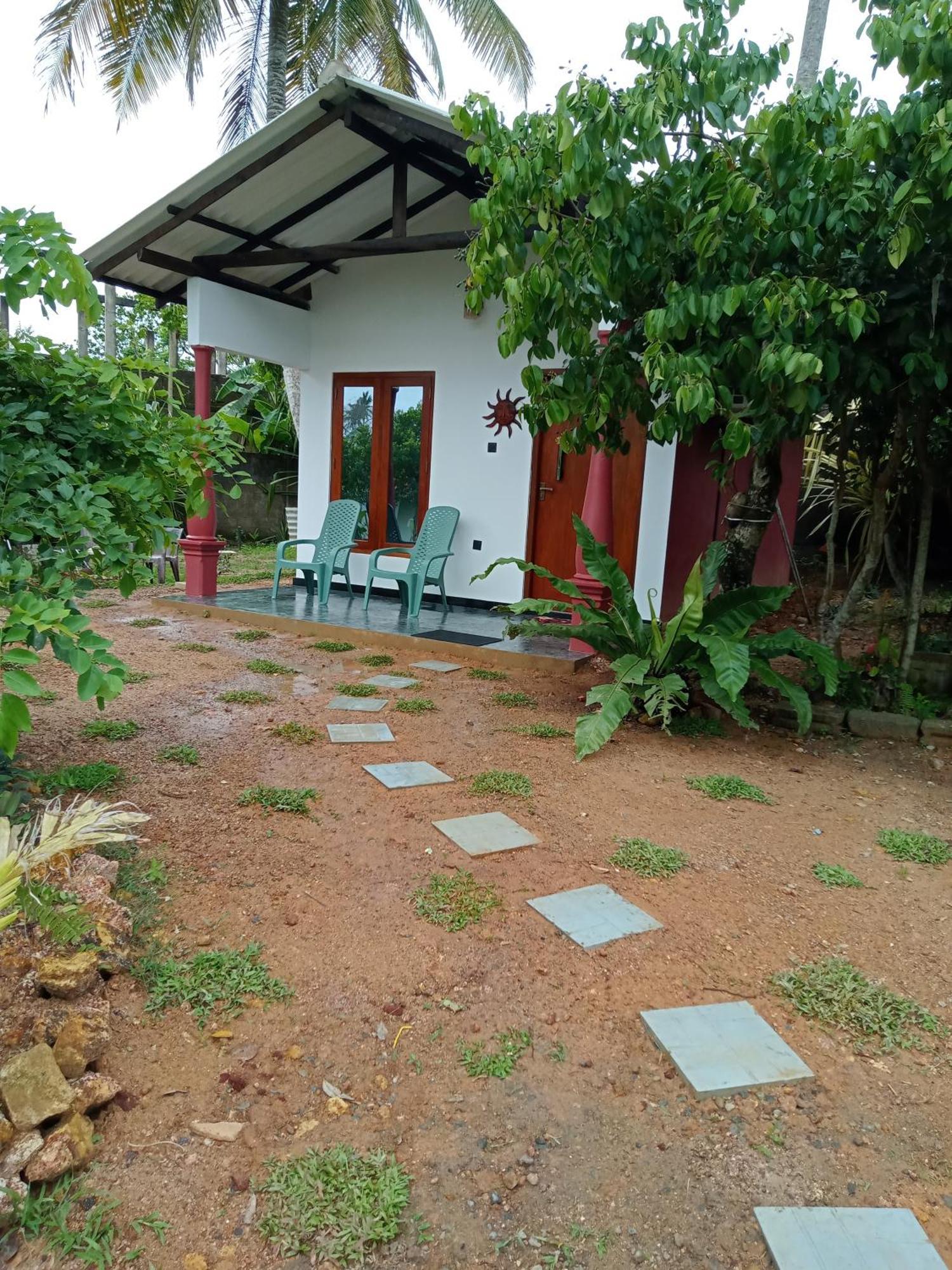 Freedom192 Hotel Weligama Bagian luar foto
