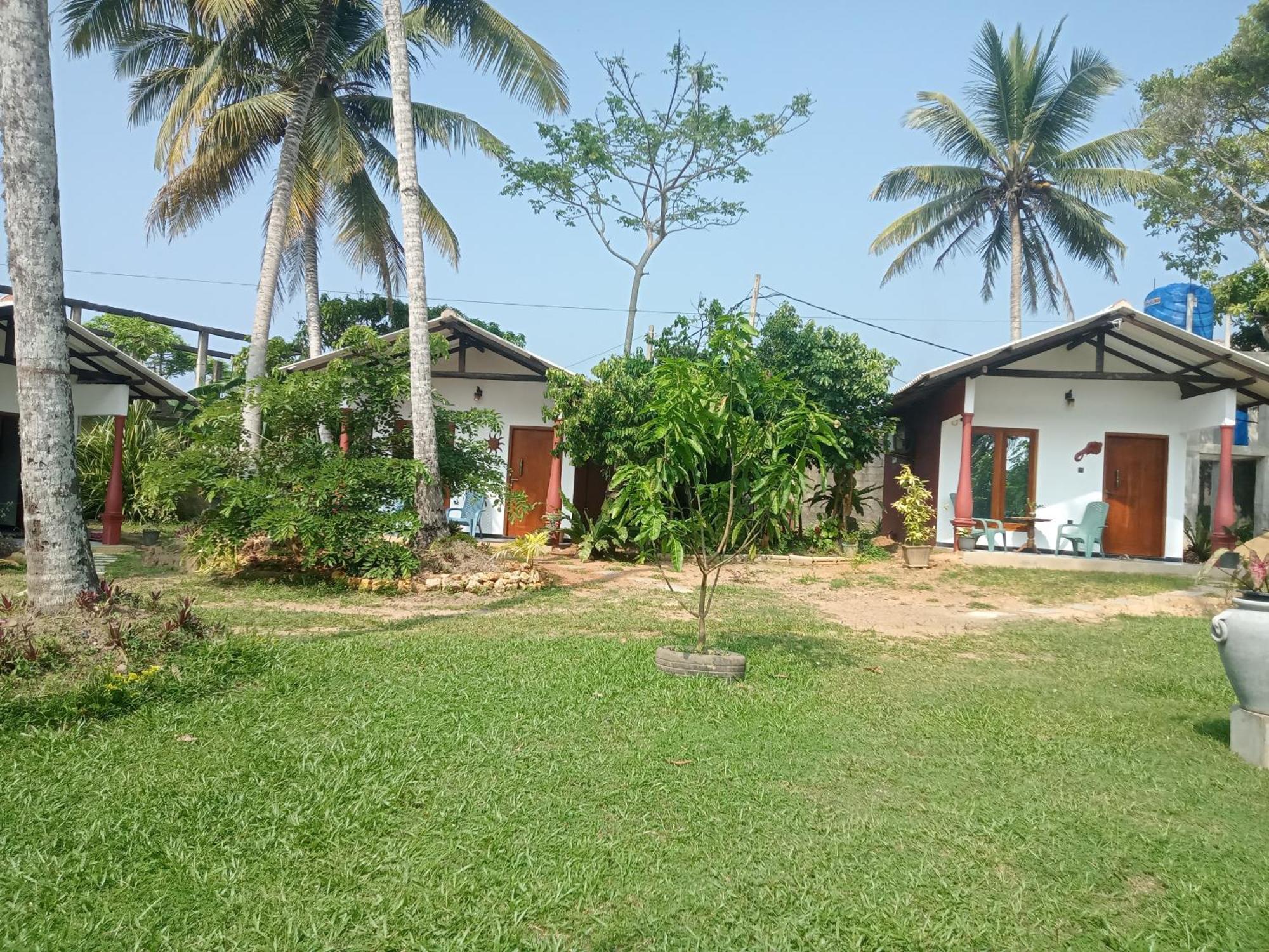 Freedom192 Hotel Weligama Bagian luar foto