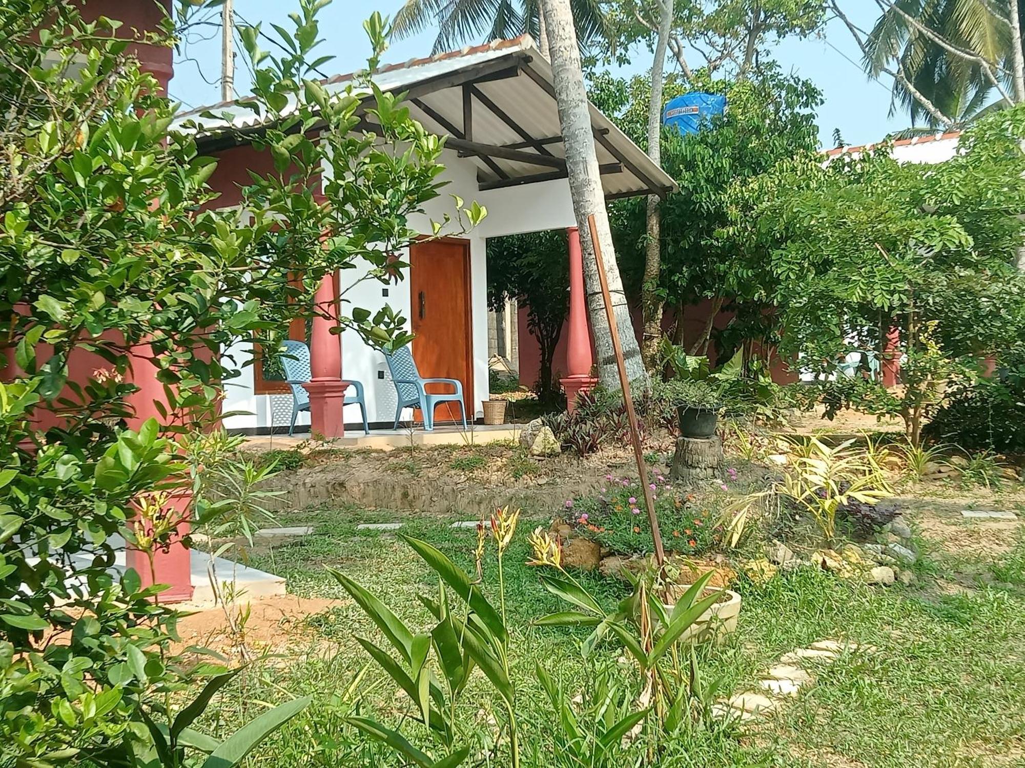 Freedom192 Hotel Weligama Bagian luar foto