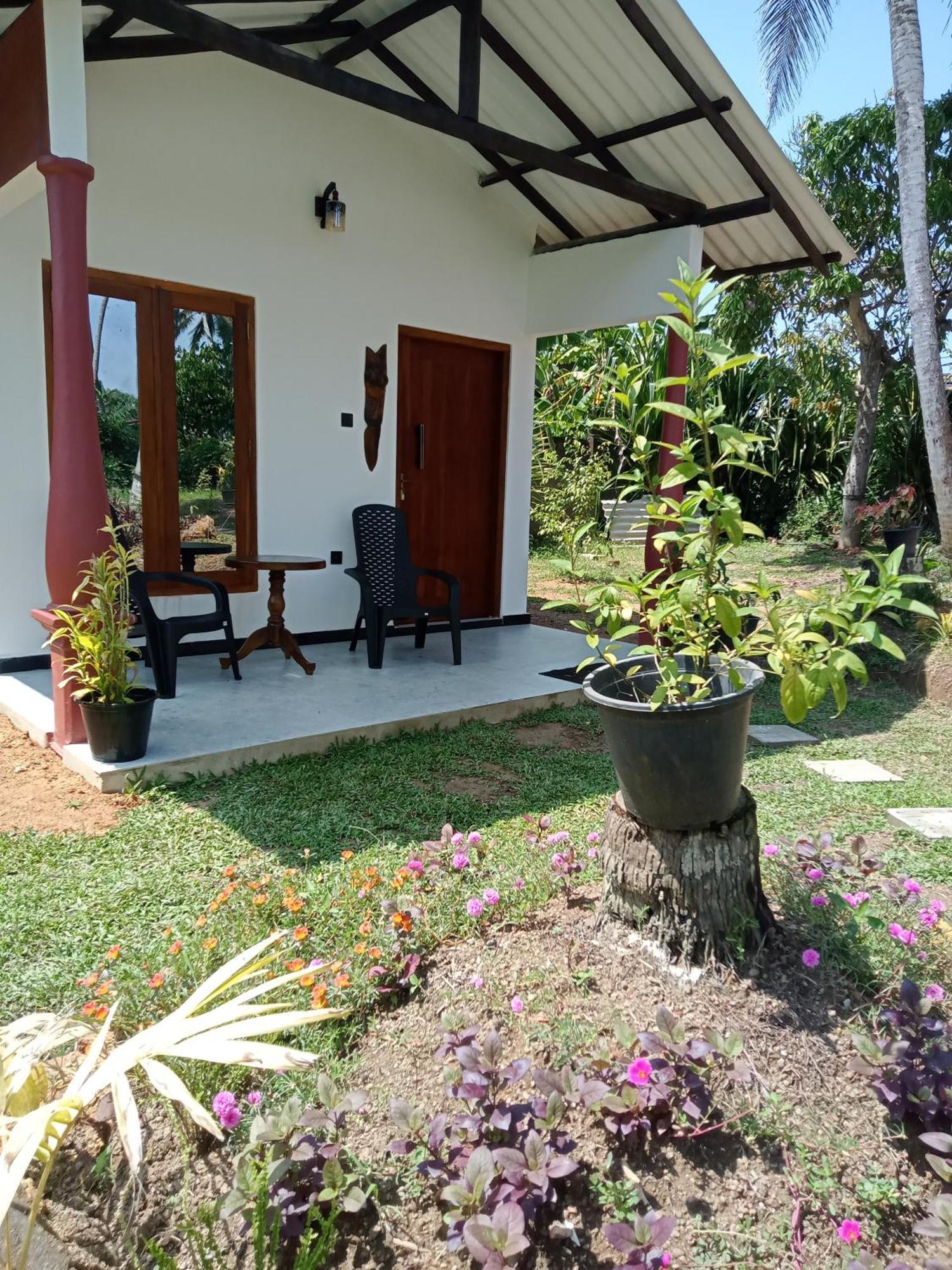 Freedom192 Hotel Weligama Bagian luar foto